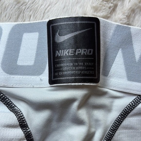 Nike Men's Gradient Black and White Boxer Briefs - Picture 5 of 8